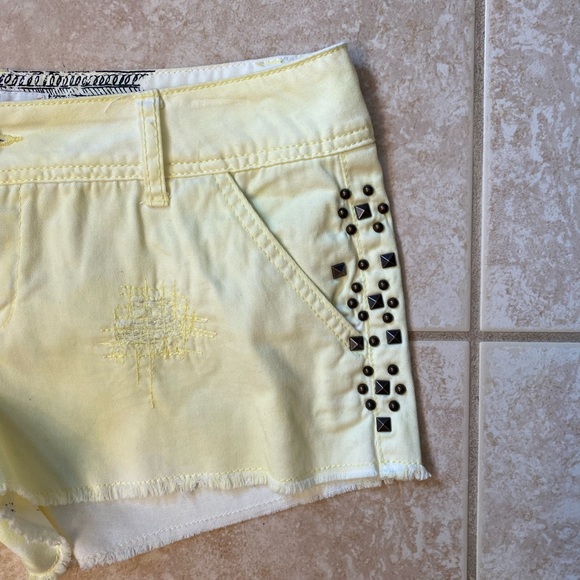 NWOT DAYTRIP SHORTS - Picture 5 of 8